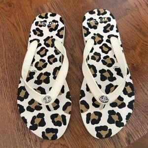 Coach Leopard Flip Flops 7/8
